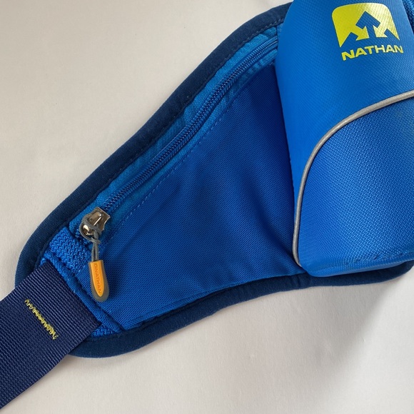 Nathan Triangle Hydration Belt - Picture 4 of 7